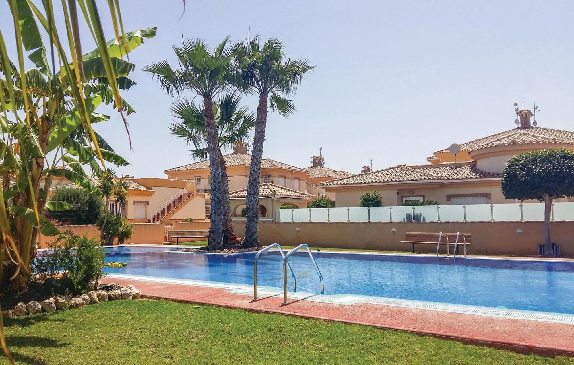 Cozy Home In Orihuela Costa With Kitchen Dehesa de Campoamor  Eksteriør billede